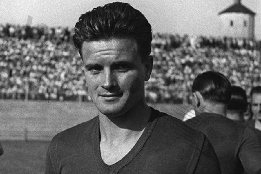 Ferenc Deak - 576 goals