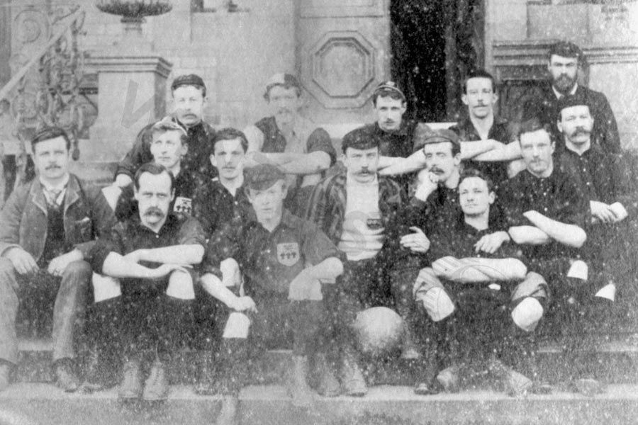 Sheffield FC’s first competitive match occurred in 1860 against Hallam FC, a neighboring club founded the same year