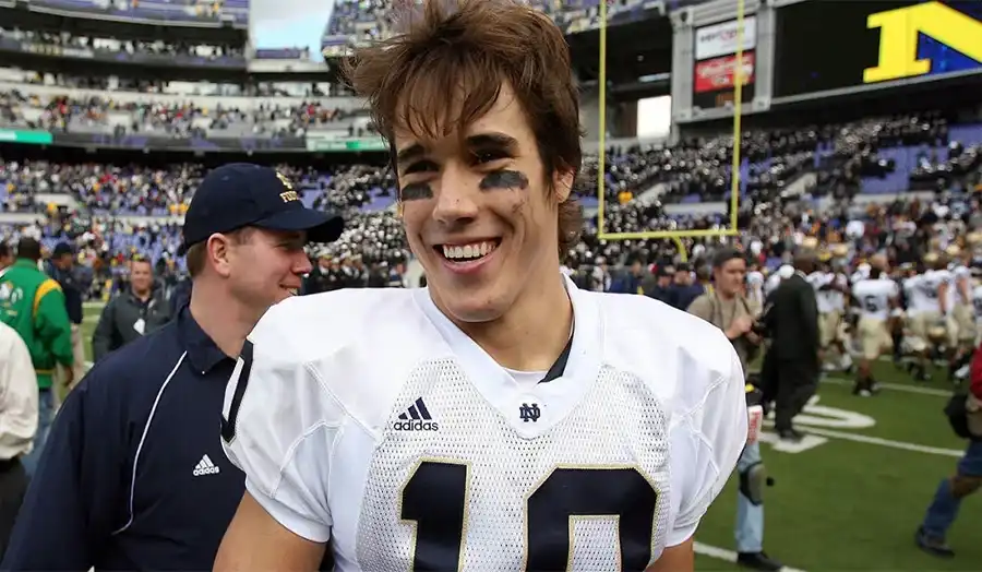 Brady Quinn throwing a pass during a Notre Dame game in the mid-2000s