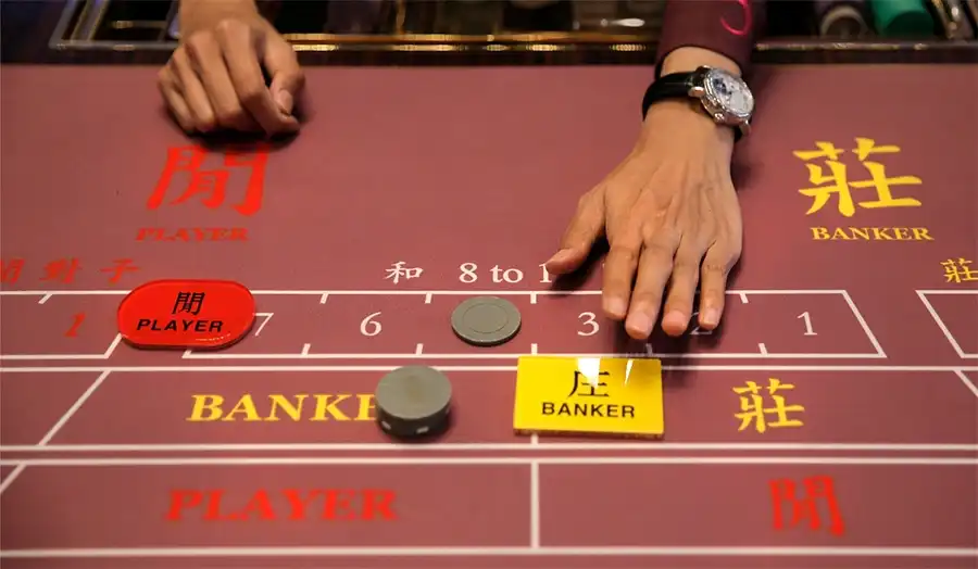 Applying baccarat pattern reading to improve your betting strategy