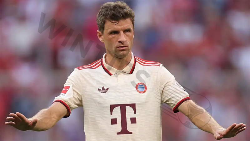 Most assist in a football game: Thomas Muller (302 assists)