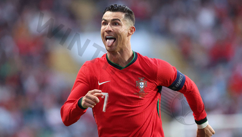 Cristiano Ronaldo, born in 1985, is one of the great legends of contemporary football