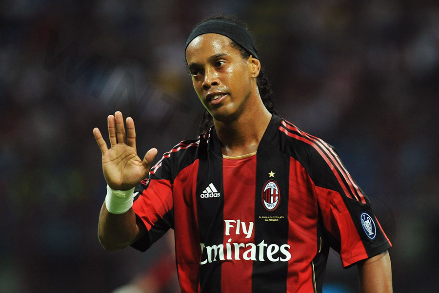 Ronaldinho's Career: AC Milan (2008-2011)