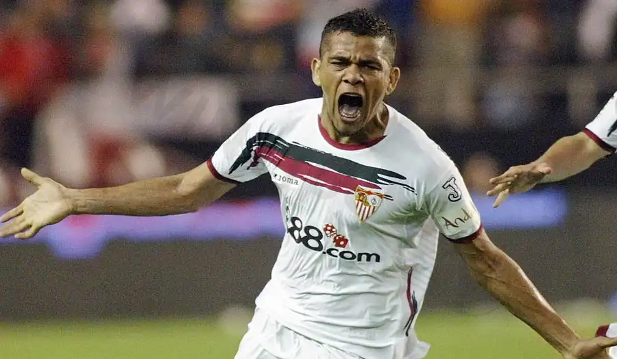 Dani Alves – The all-round attacking full-back, exploding in every match