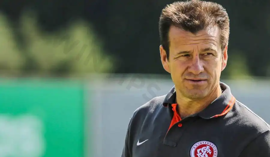 Carlos Dunga – Strong defensive midfielder, excellent ball recovery