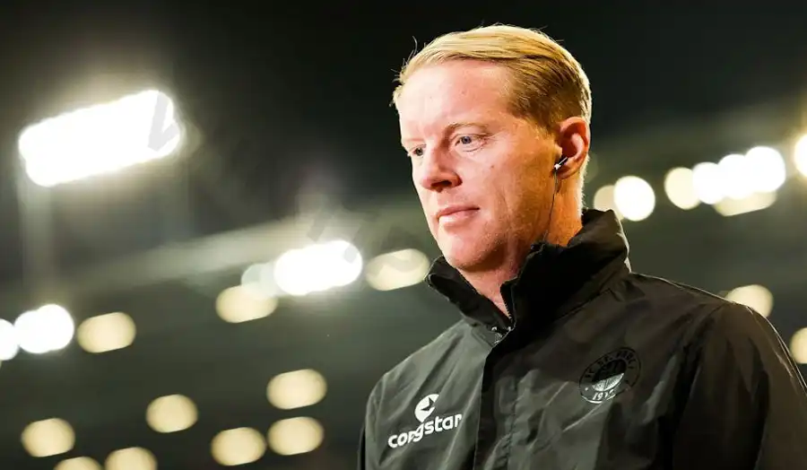 Timo Schultz – Disciplined midfielder and coach who maintains club identity