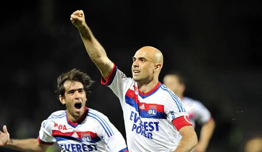 Cris - The cold and brave "Sheriff", the leader of the defense that brought Lyon to the top of Europe