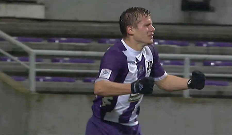 Franck Tabanou - Versatile left-back, well-rounded in attack and defence and dangerous with long-range shots