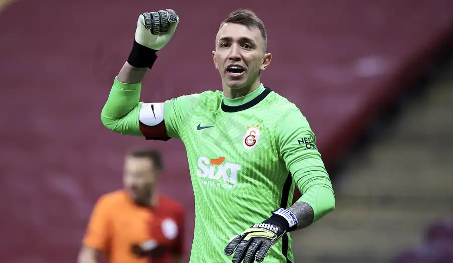 Fernando Muslera - A consistent goalkeeper for many years, the foundation for clean sheet bets and defensive bets