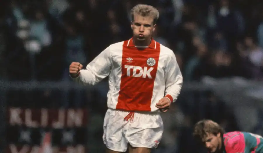 Dennis Bergkamp - An icon of artistic play, top-notch ball handling and unique creation
