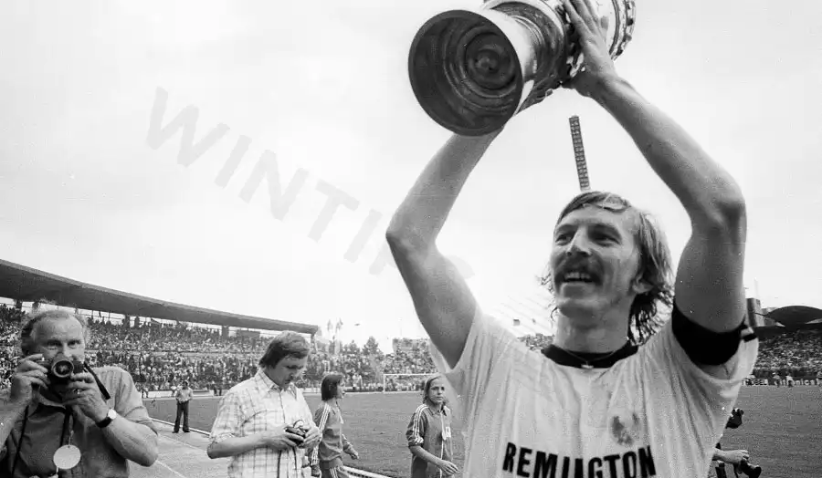 Jürgen Grabowski - The soul of the team with skillful techniques and persistent fighting spirit, contributing greatly to the titles