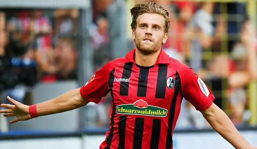 Lucas Höler - Quick striker, smart movement and effective attack support