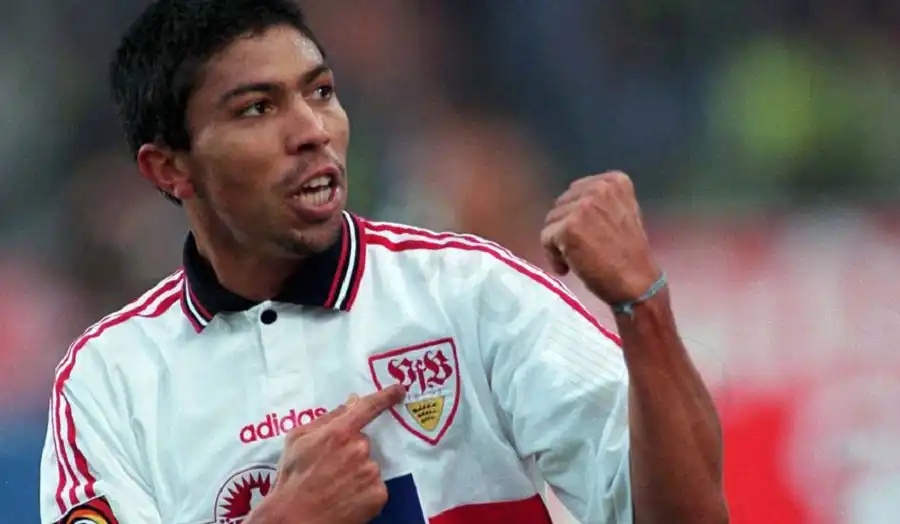 Giovane Elber - The sharp Brazilian striker in the legendary attacking trio