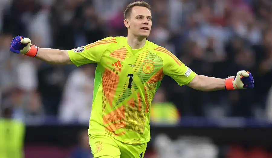 Manuel Neuer - The goalkeeper controls the game and directly affects the betting odds