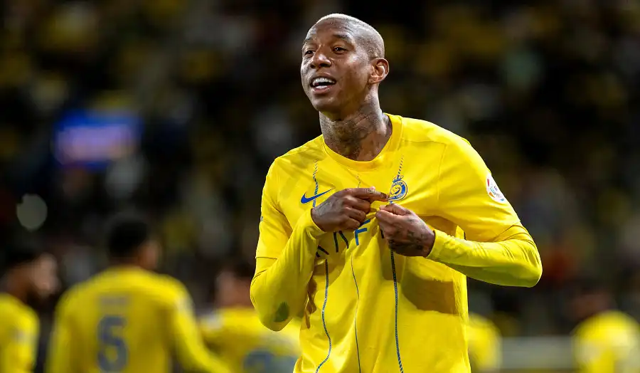 Talisca - Dangerous player with long shots and skillful technique