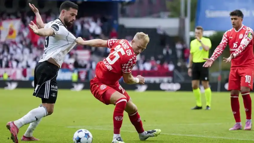 Lush Viertelfinal-hinspiele In Der Uefa Conference League: Mainz Schlägt Strasbourg Capture Concept Lush Viertelfinal-hinspiele In Der Uefa Conference League: Mainz Schlägt Strasbourg Capture Concept