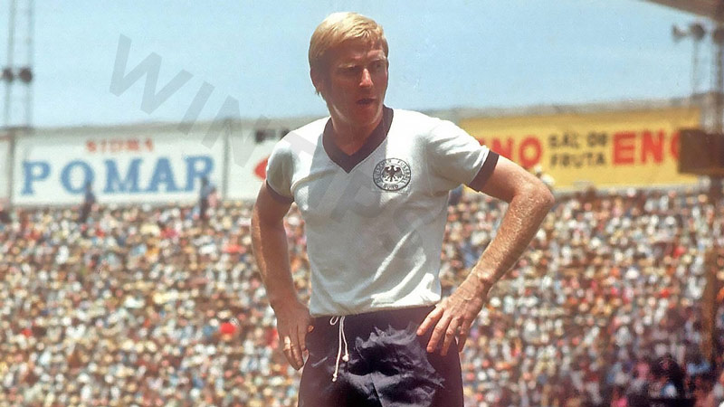 Heinz Schnellinger – Legend of German football who plays as a right-sided centre-back