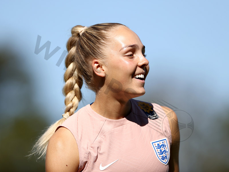 Ellie Roebuck – Women’s England goalkeeper