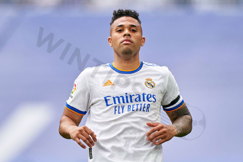 Mariano Diaz – Soccer players with number 24