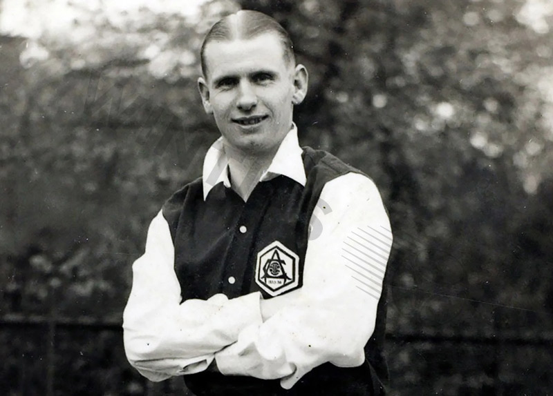 No one could pass the ball as well as Cliff Bastin in his prime