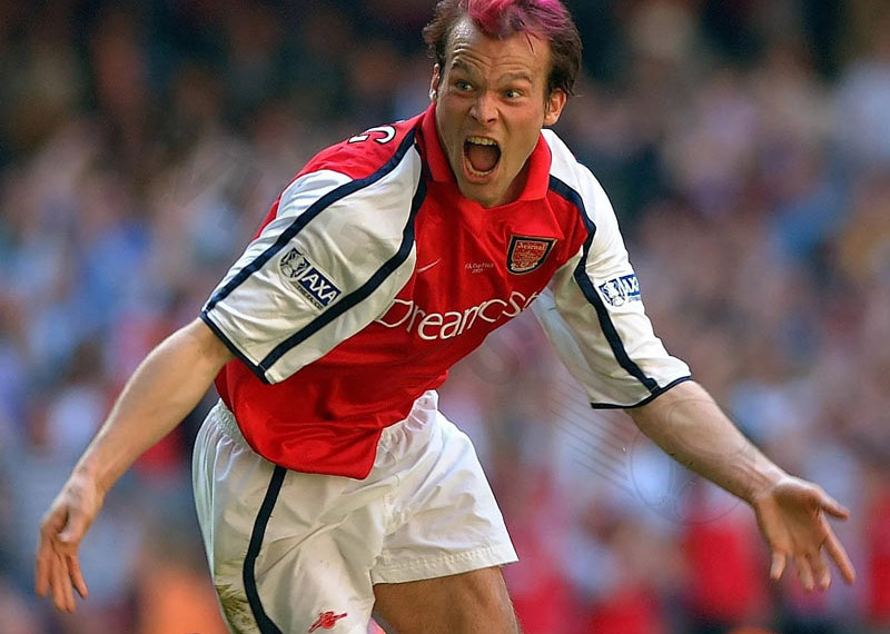 Ljungberg dubbed "Swedish Superman" at Arsenal