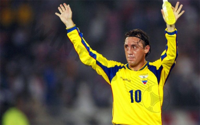 Alex Aguinaga – Best player from Ecuador