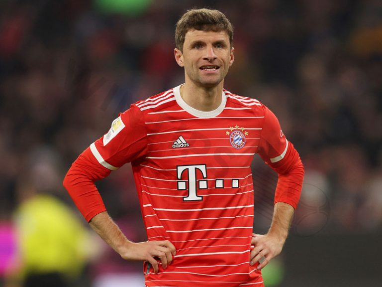 Thomas Muller – Football players with number 25