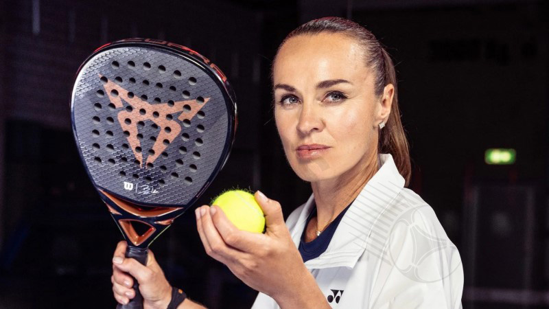 Martina Hingis - Top 10 female tennis players of all time