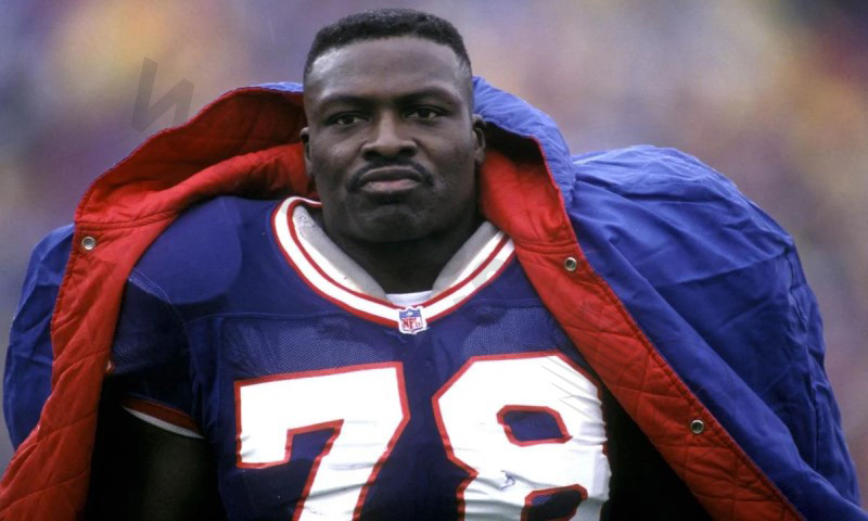 Bruce Smith is one of the greatest defensive linemen in the NFL